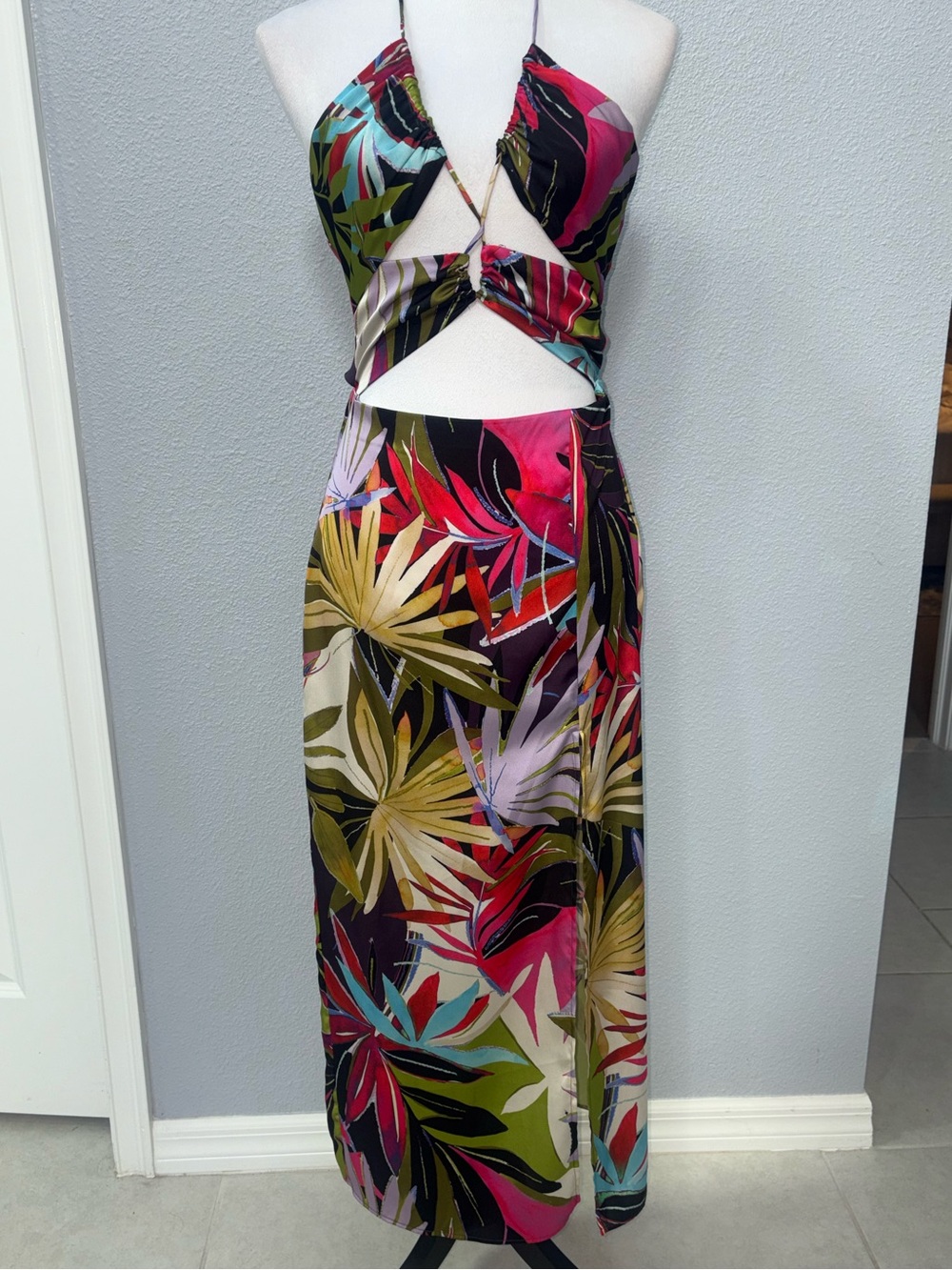 NWOT Zara strappy maxi dress